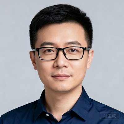 极速直播创始人兼CEO周海明的正面商务肖像照，戴着黑框眼镜，身穿深蓝色衬衫